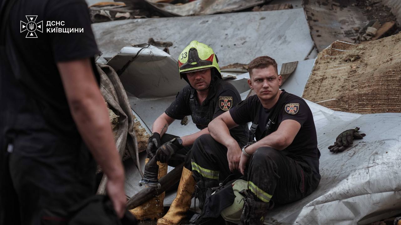 Russian Strike Kills Family of Three in Kyiv Oblast