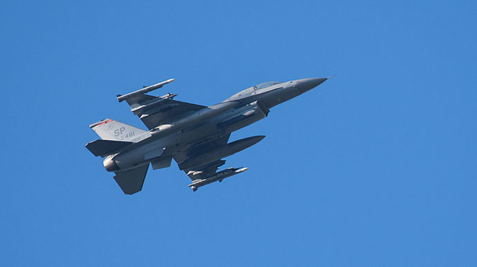  F-16   :        