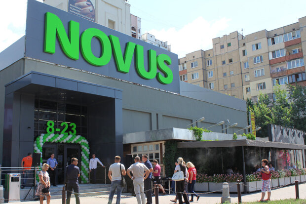  Novus     , - 