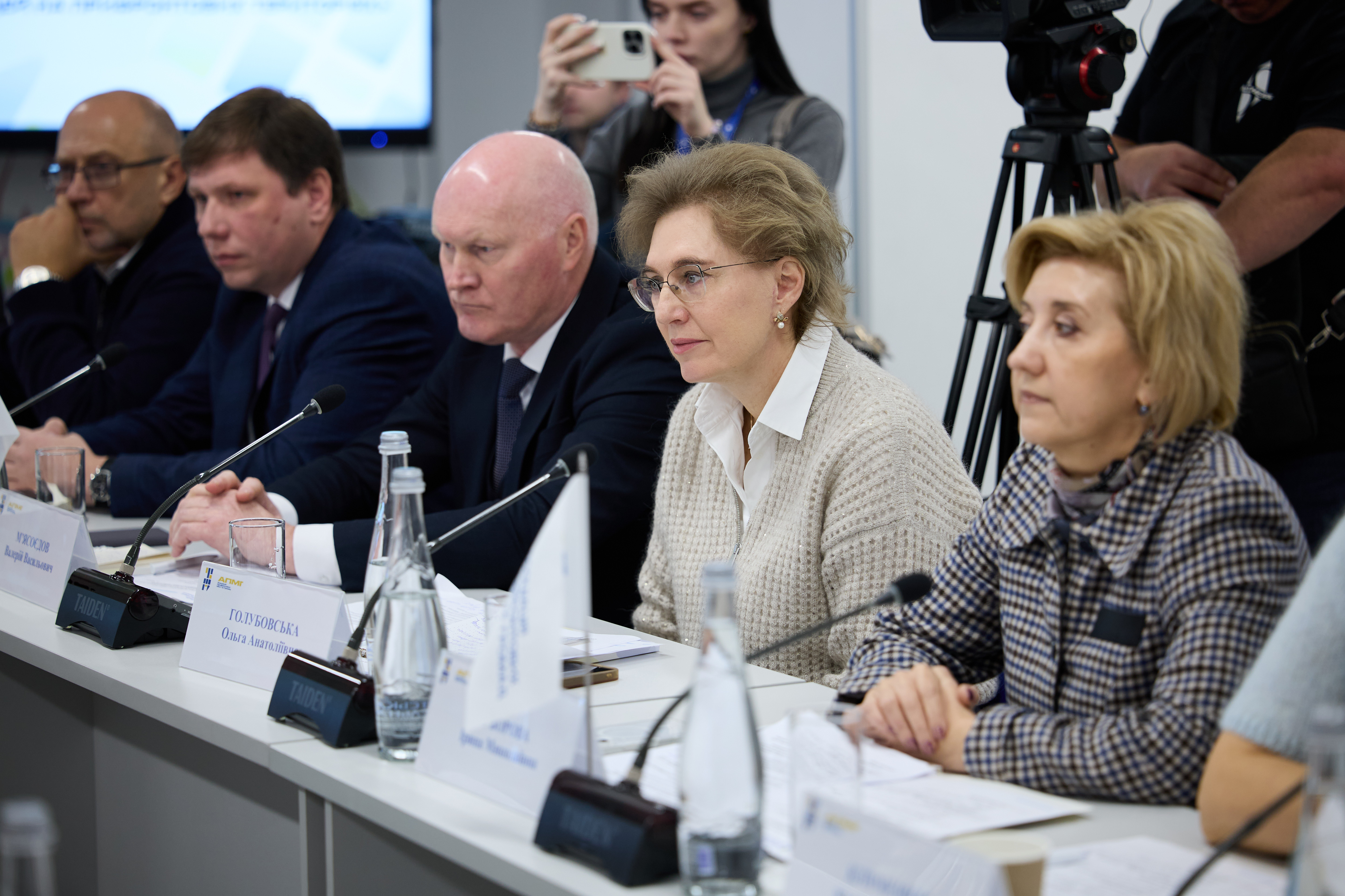 Ліки й медична допомога у прифронтових містах: що має забезпечити держава