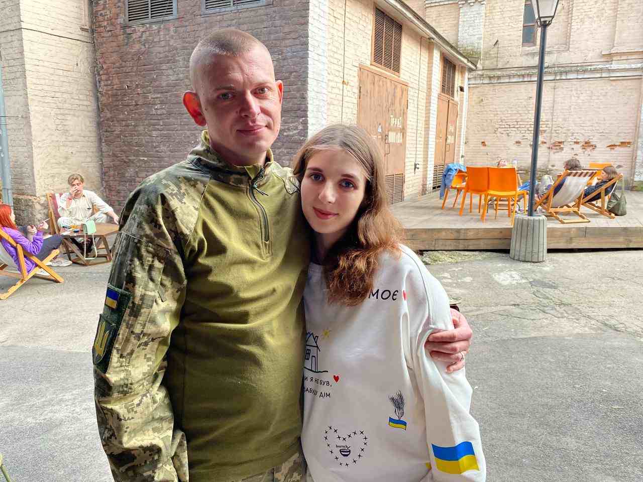 “Це уклін захисникам”: Українські музиканти збирали кошти на операції пораненим з нацпрограми “Врятуй кінцівку”  
