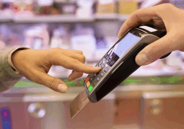 Безготівкова оплата стає обов’язковою для більшості продавців