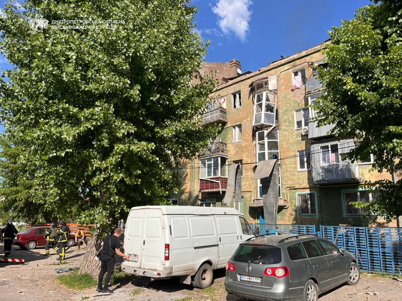 Мощные взрывы в Днепре: оккупанты попали по жилым домам (ОБНОВЛЕНО) - фото 2
