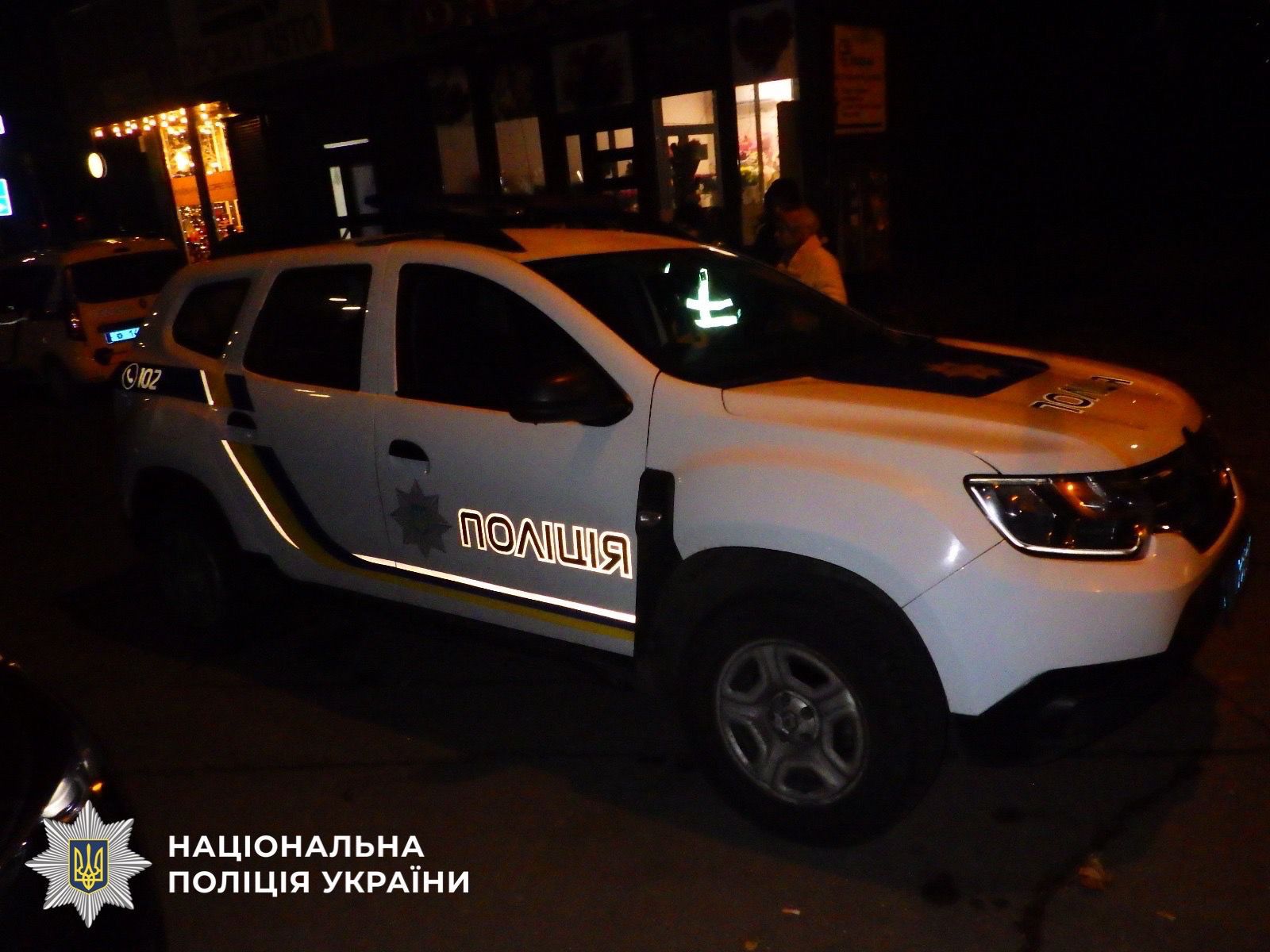 В Киеве мужчина с пистолетом пришел грабить кофейню: поведение баристы впечатляет (ВИДЕО) - фото 2