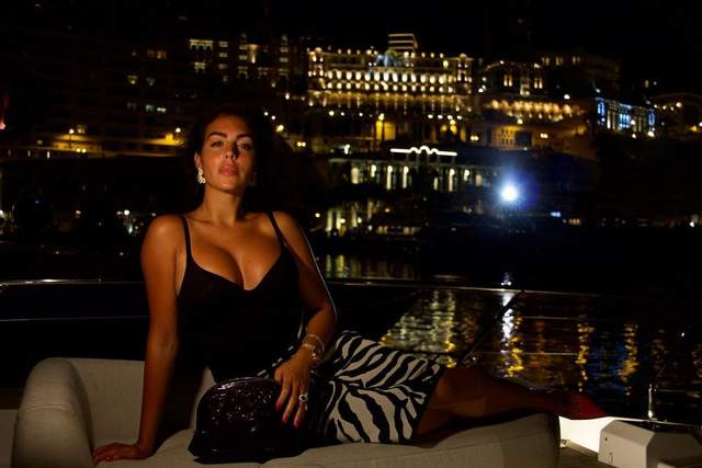 Джорджина Родригес похвасталась идеальным телом, выложив сексуальные кадры с яхты - фото 2
