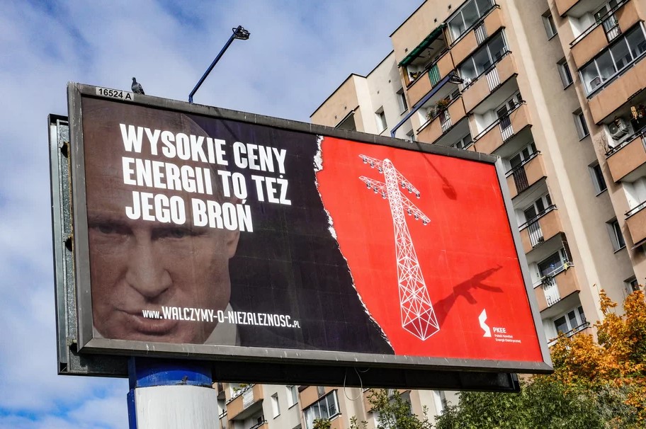 Фото Путина разместили на билбордах в Польше: Известная причина - фото 2