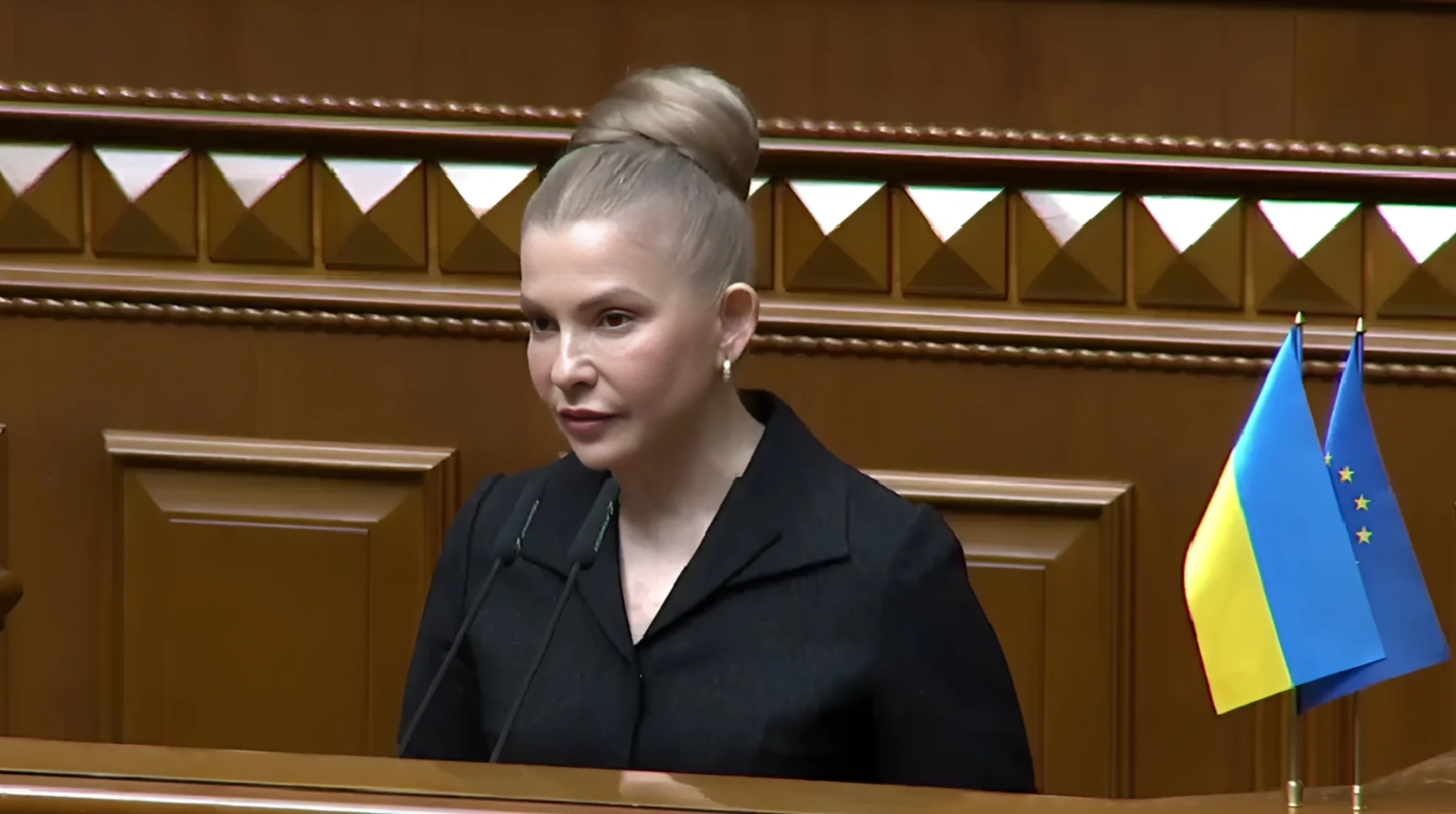 Без косы: Юлия Тимошенко удивила новой прической (ФОТО) - фото 2 Без косы: Юлия Тимошенко удивила новой прической (ФОТО) - фото 2