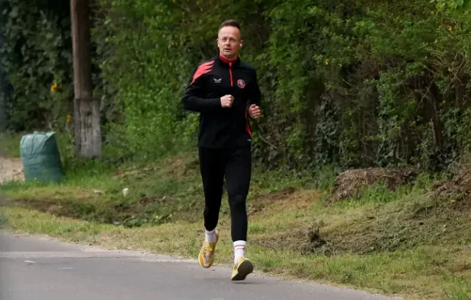 Куди зник Сіярто: угорські журналісти знайшли людину Орбана через 5 днів (ФОТО) - фото 2