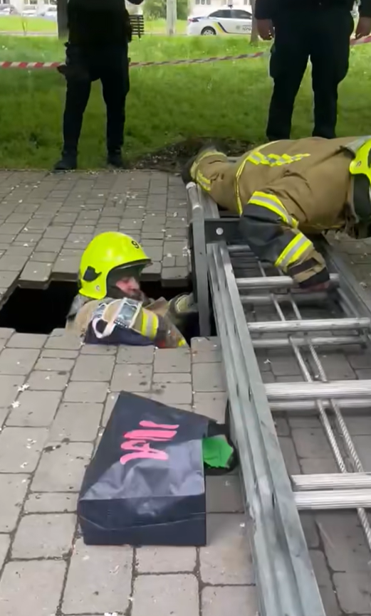 В Одесі 10-річна дівчинка провалилася під землю на 4 метри (ФОТО) - фото 2