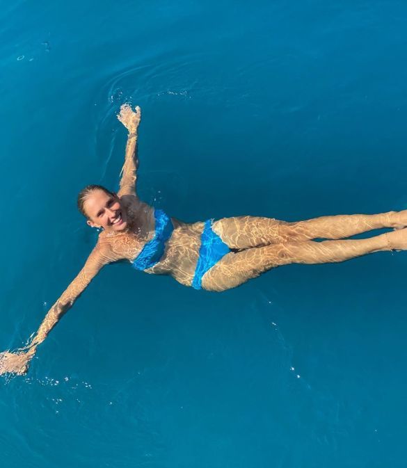 У блакитному купальнику і без макіяжу: Катя Осадча показала свій відпочинок в Туреччині - фото 3