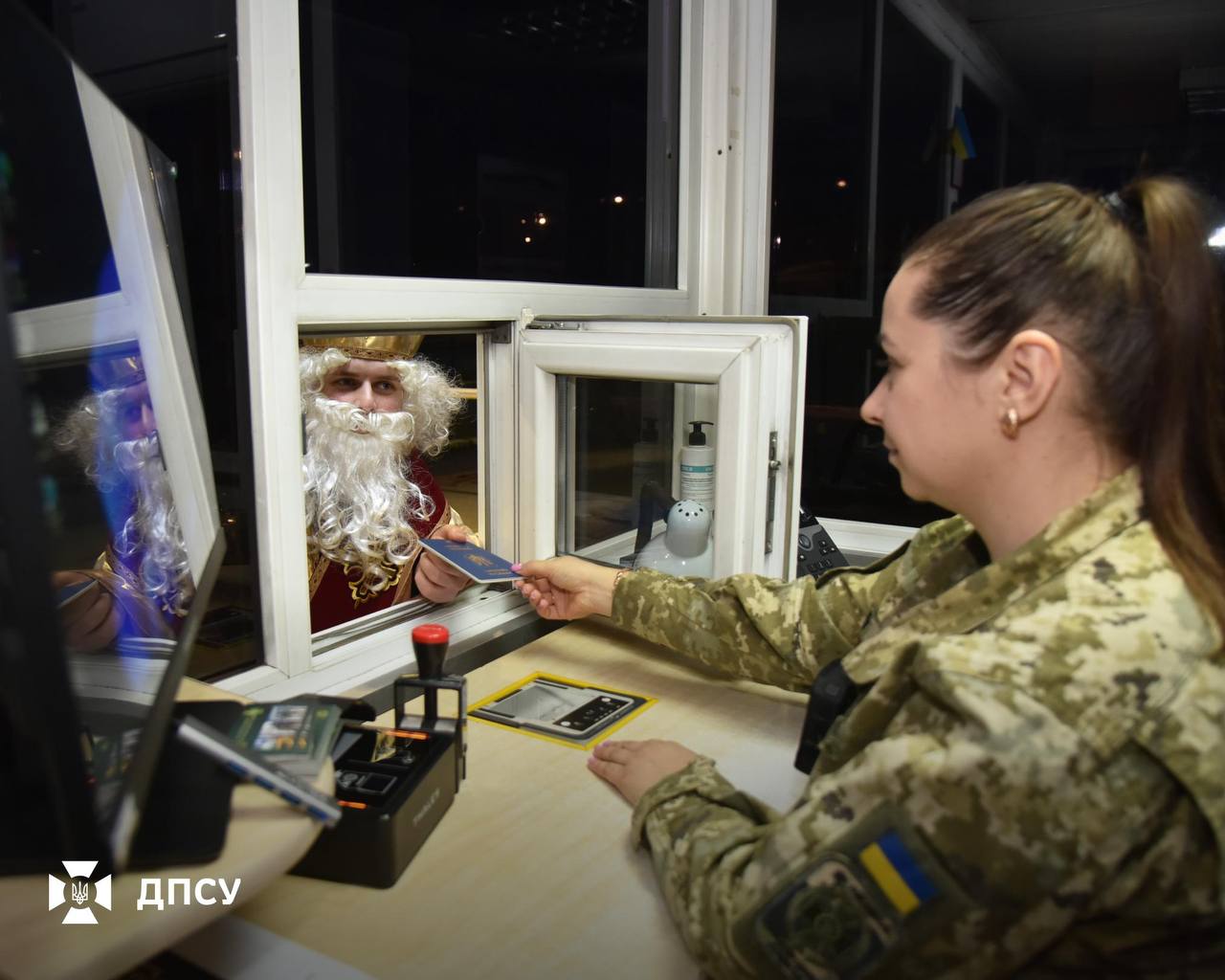 Прикордонники надали докази, що святий Миколай вже в Україні  - фото 2