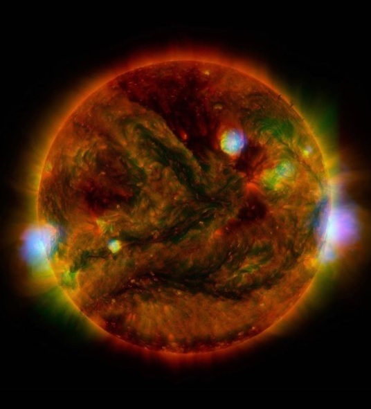 Вчені NASA показали, як виглядає наша зірка з близької відстані (ФОТО) - фото 2