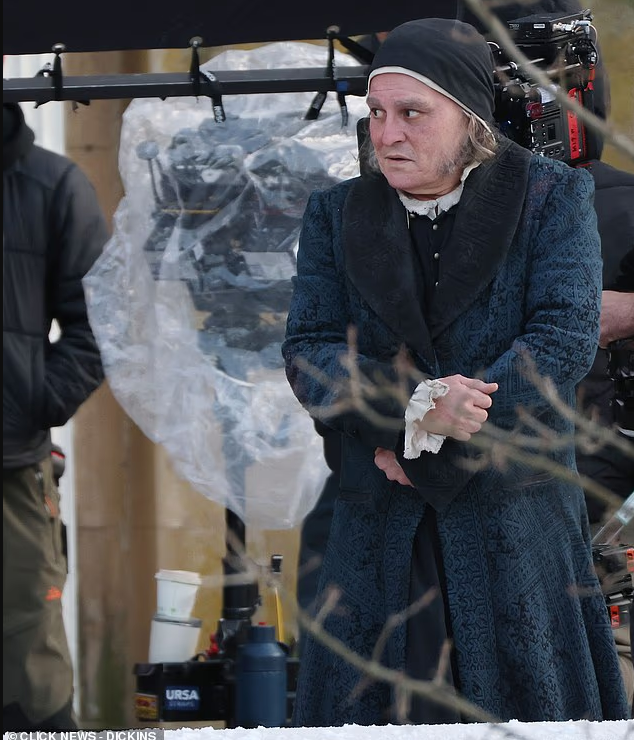 Джонні Деппа не впізнати: як виглядає 62-річний актор на зйомках нового фільму (ФОТО) - фото 2