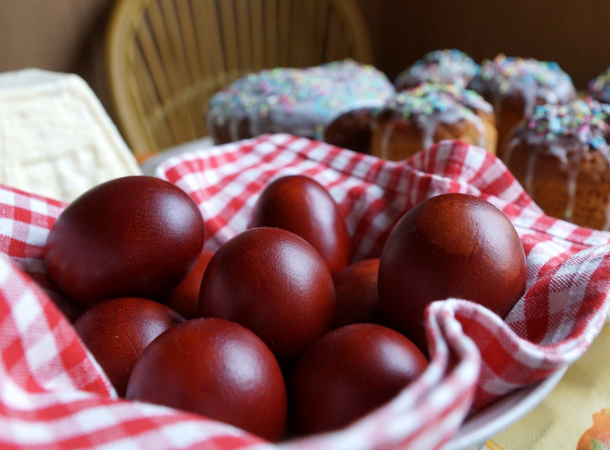 Как покрасить яйца на Пасху: 15 креативных вариантов окрашивания - фото 4