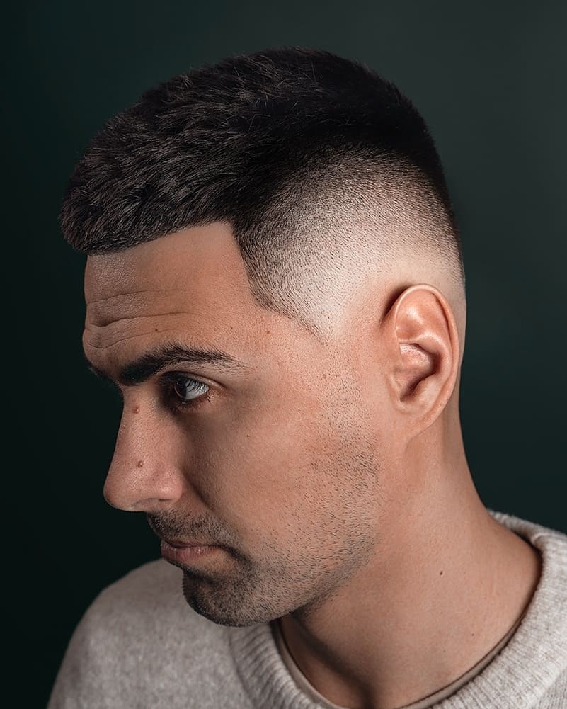 Найкращі чоловічі зачіски 2024 року: фото модних стрижок - фото 6