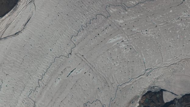 Размером с Полтаву: в Гренландии произошел раскол на самом большом леднике - фото 2