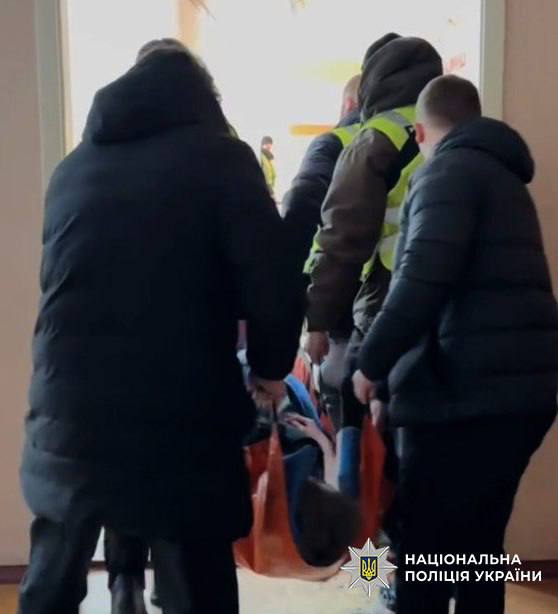 ”Гитлер капут” и покушение на убийство: полиция сообщила детали нападения в столичной школе - фото 2