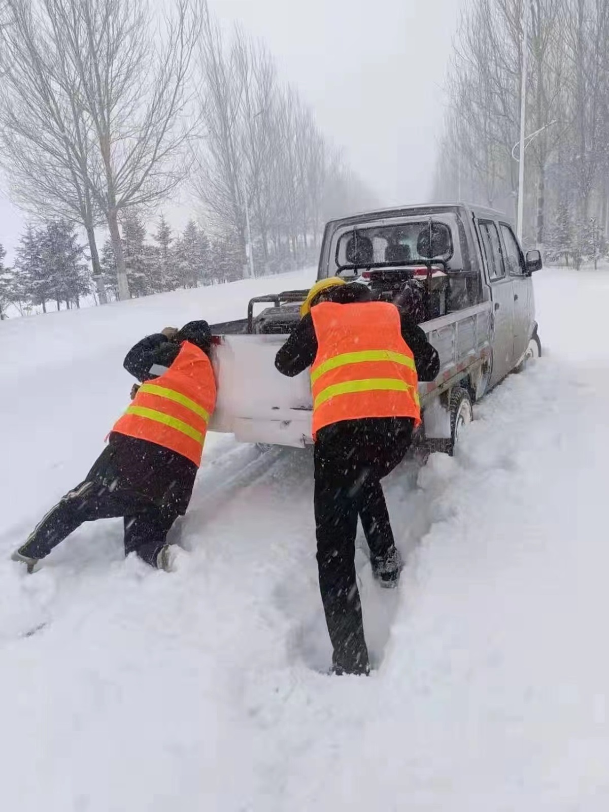 Китай потопає у снігу: у деяких місцях випала рекордна кількість опадів (ФОТО) - фото 2