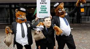 Жирные коты, пьяные собаки и протесты трезвых людей