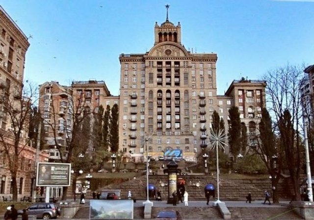 У самому центрі: Андрій Данилко вперше показав фотографії своїх столичних апартаментів - фото 5
