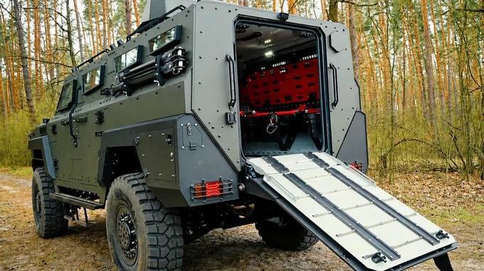 Военные ощущают острый дефицит бронированных машин для медицинской эвакуации - фото 2 Военные ощущают острый дефицит бронированных машин для медицинской эвакуации - фото 2