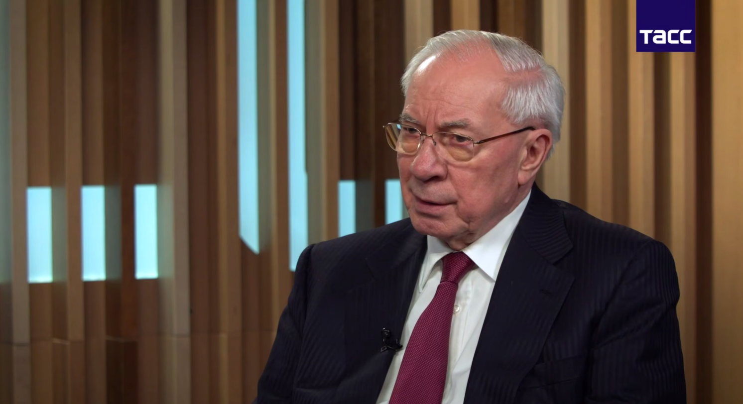 Сильно сдал и живет за счет Кремля: как сейчас выглядит беглец Азаров (ФОТО) - фото 2