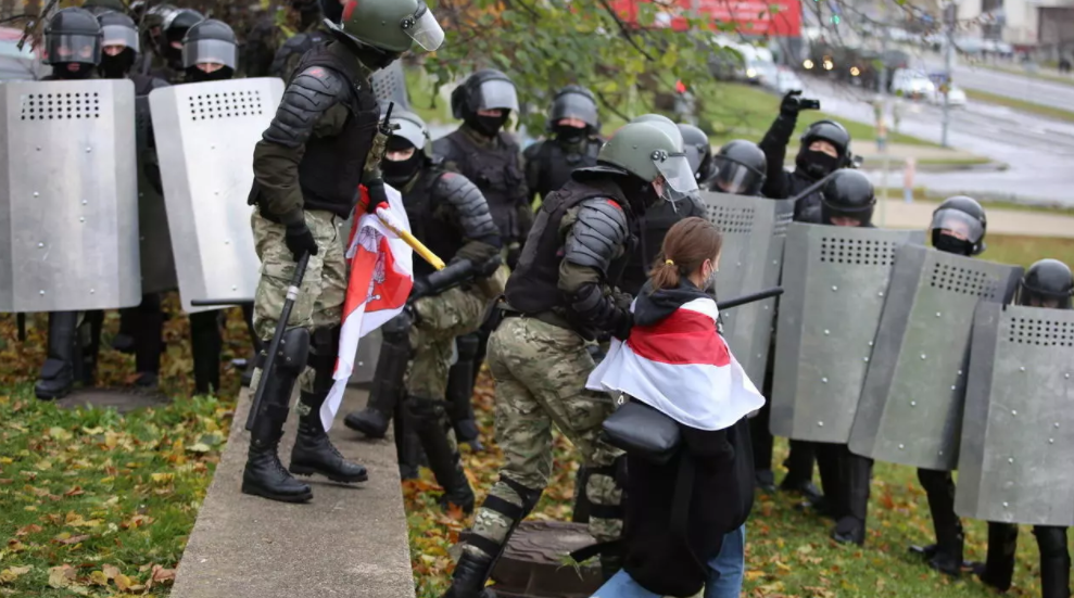 В Білорусі затримали більше тисячі людей (Фото) - фото 5