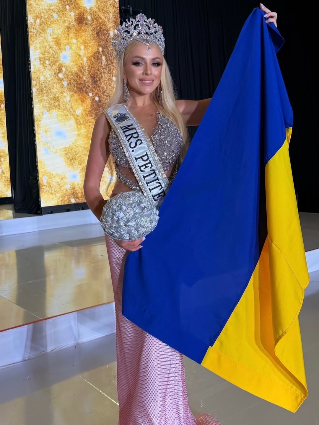 Украинка мать троих детей победила на мировом конкурсе красоты Mrs. Globe (ФОТО) - фото 2
