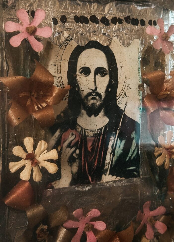 Святыня с двойным дном: чей ”лик” скрывала старая икона Иисуса десятилетиями - фото 2 Святыня с двойным дном: чей ”лик” скрывала старая икона Иисуса десятилетиями - фото 2