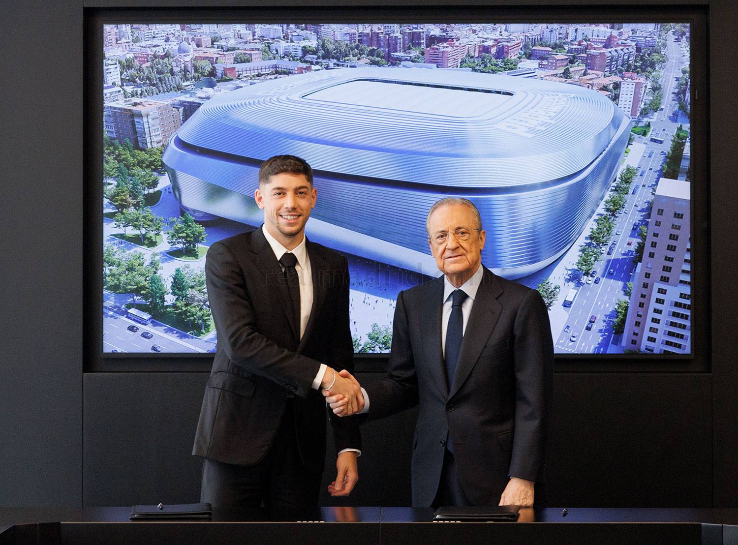 Официально: ”Реал” продлил контракт с одним из лидеров команды (фото) - фото 4