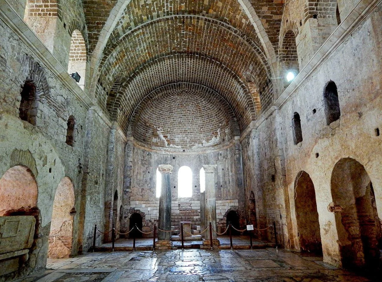 Археологи знайшли перше місце поховання Святого Миколая - фото 2 Археологи знайшли перше місце поховання Святого Миколая - фото 2