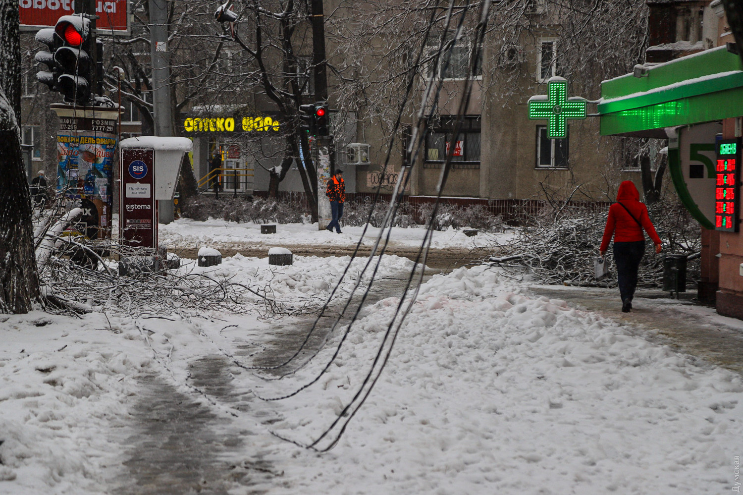 Цілодобові снігопади в Одесі: як місто справляється з негодою (ФОТО, ВІДЕО) - фото 7
