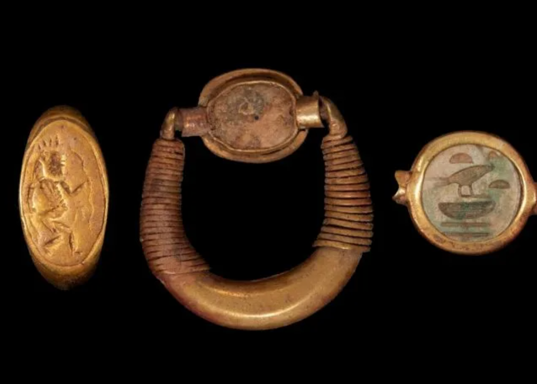 В египетском некрополе обнаружили загадочные золотые украшения (ФОТОФАКТ) - фото 2