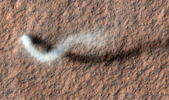 NASA показало уникальные снимки лавины на Марсе (ФОТО) - фото 2