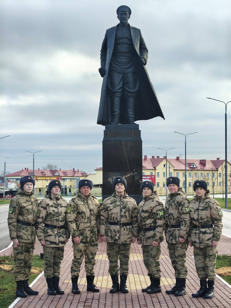 Российский рэпер Macan будет служить в Росгвардии - фото 2