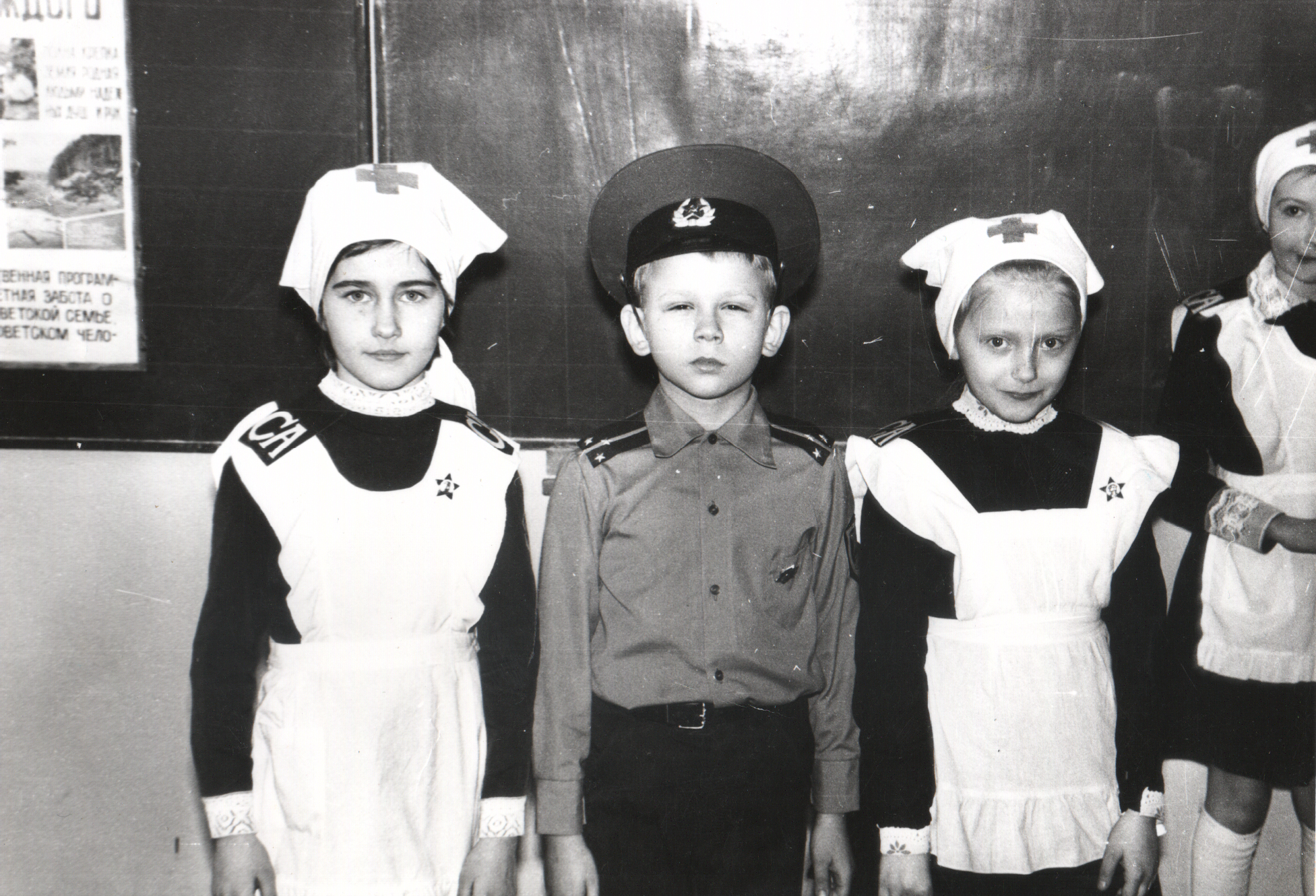 Ловелас Фагот і ягідні пригоди Полякової: зірки поділилися кумедними історіями про школу - фото 8