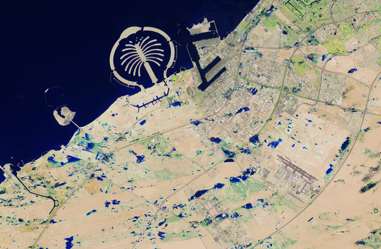 Наводнение в Дубае: появились спутниковые снимки до и после прихода стихии - фото 3
