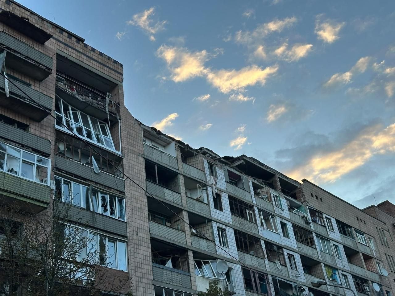 Оккупанты массово сбросили авиабомбы на два города: что известно об атаке - фото 2