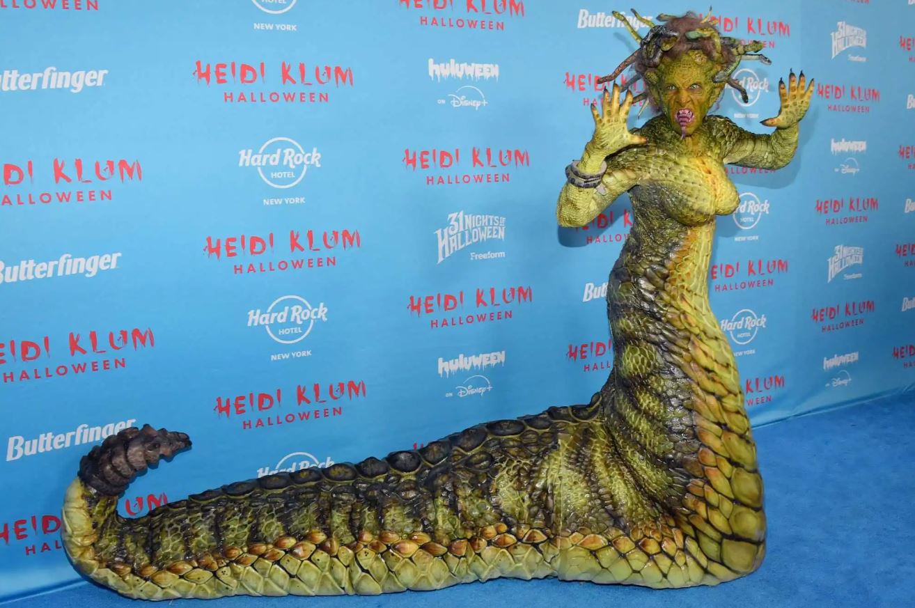 Супермодель Хайді Клум знову вразила усіх своїм костюмом на Хелловін (ФОТО) - фото 2