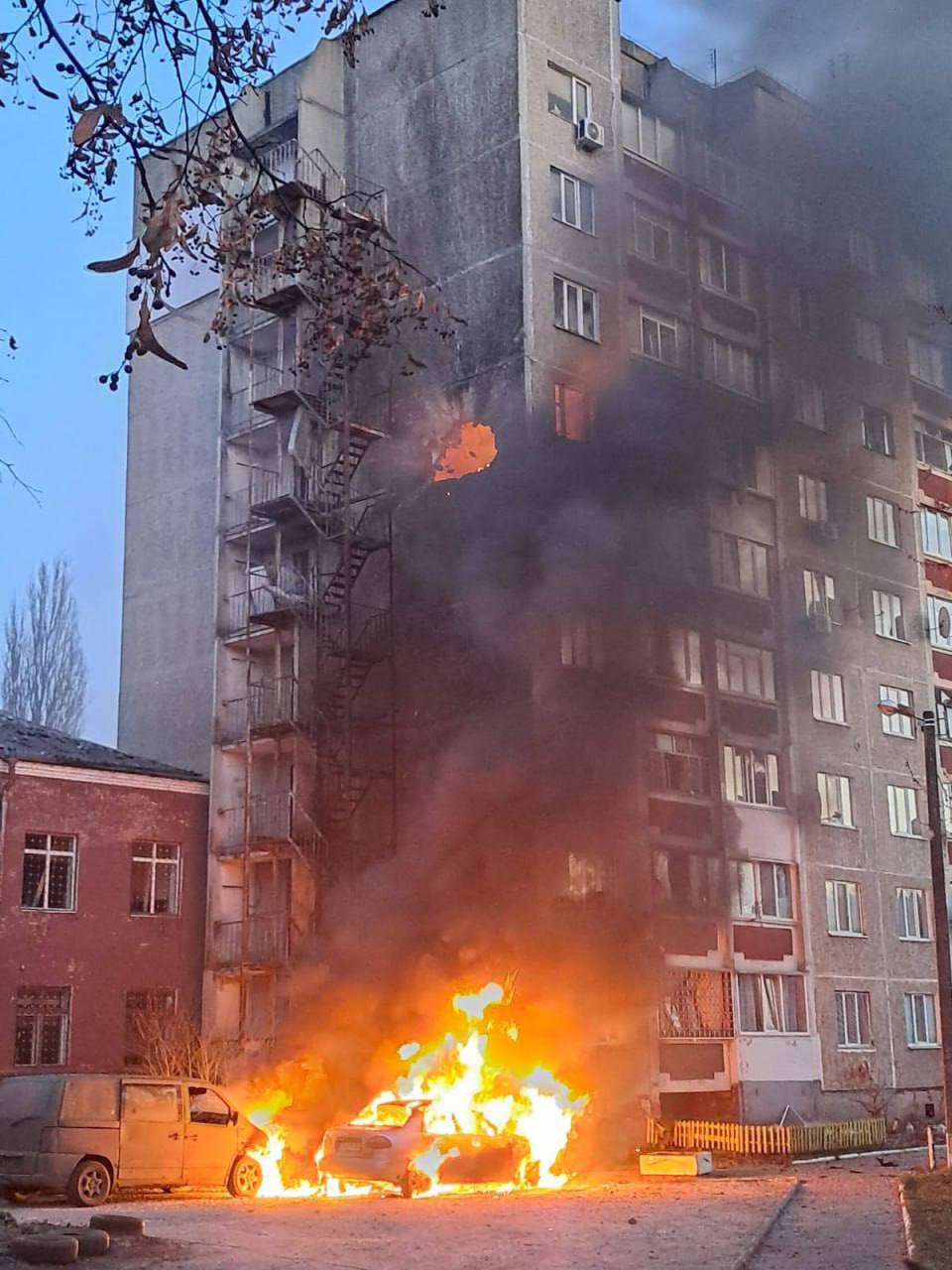 Удар по Чернигову: «Шахед» попал в жилую многоэтажку (ОБНОВЛЯЕТСЯ) - фото 2