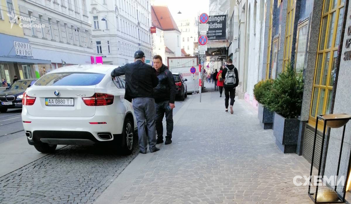 Попри призовний вік: відсторонений очільник КСУ втік у Відень (ФОТО) - фото 2