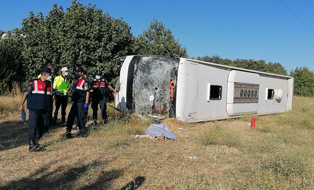 В Турции автобус с украинскими туристами попал в ДТП: есть погибшие (ФОТО) - фото 2