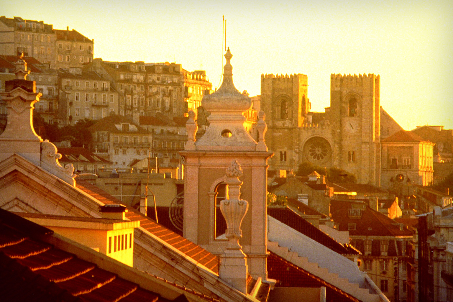 Поринути в атмосферу Лісабона: старовинне місто на семи пагорбах - фото 2