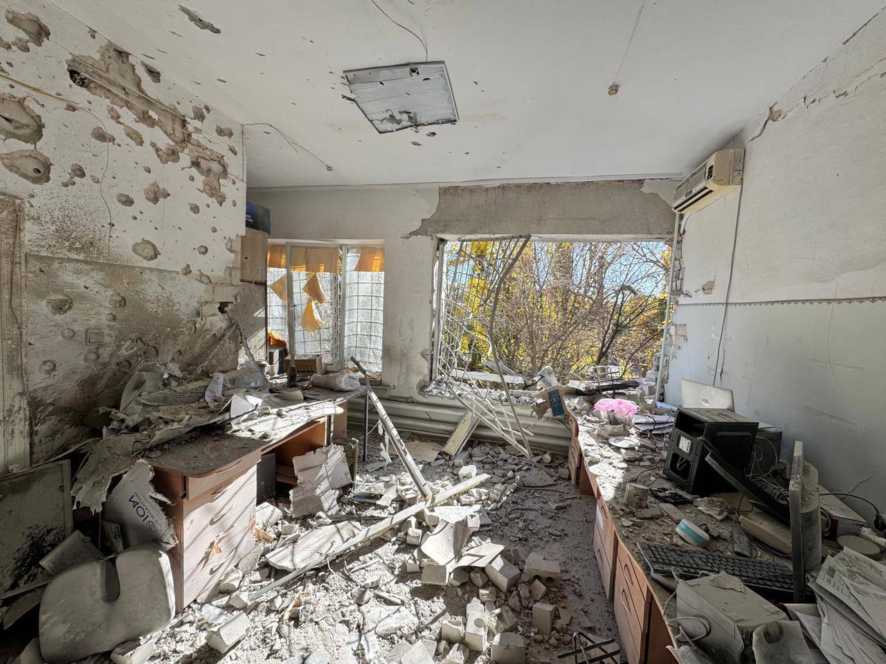 Звірячий удар по дитячій лікарні у Херсоні: що відомо про дітей  - фото 2