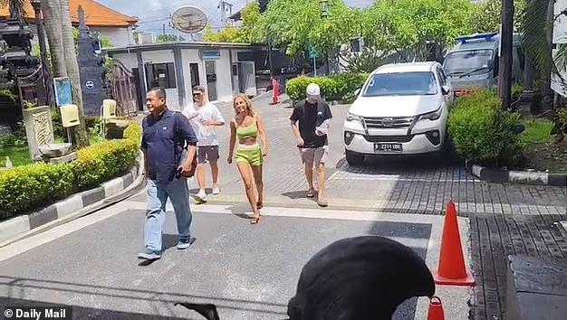 Порноакторка Боні Блу вперше висловилася після свого арешту: їй загрожує 15 років в'язниці - фото 2 Порноакторка Боні Блу вперше висловилася після свого арешту: їй загрожує 15 років в'язниці - фото 2