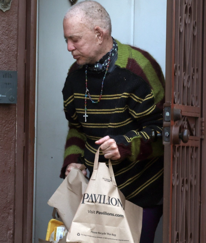 Лисий Мікі Рурк занепокоїв фанатів: актор змінився до невпізнання (ФОТО) - фото 2 Лисий Мікі Рурк занепокоїв фанатів: актор змінився до невпізнання (ФОТО) - фото 2