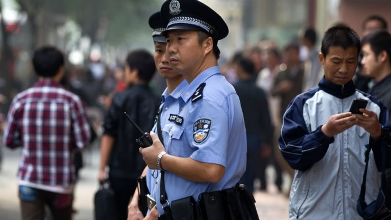 Китай в погоне. Полиция Китая. Форма китайской полиции. Полицейские в Китае. Японская полиция.
