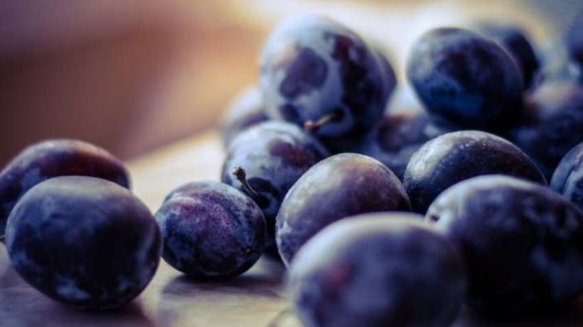 Кому не можна їсти сливи: основні протипоказання