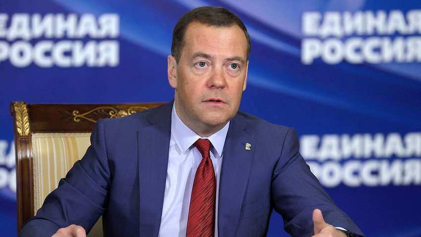 Медведев рассказал, зачем России понадобились референдумы в Украине ...