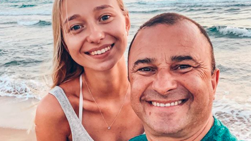 Наречена Віктора Павліка показала відверту весільну сукню